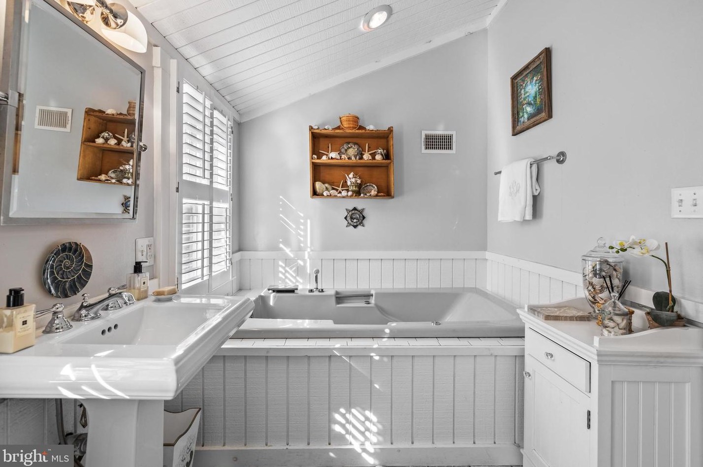 7917 Roldrew Ave, Baltimore MD 21204-3533 exterior