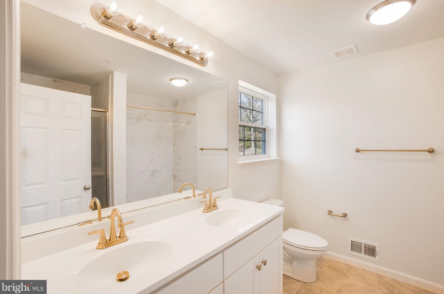 2939 Summit Ave, Baltimore MD  21234-1715 exterior