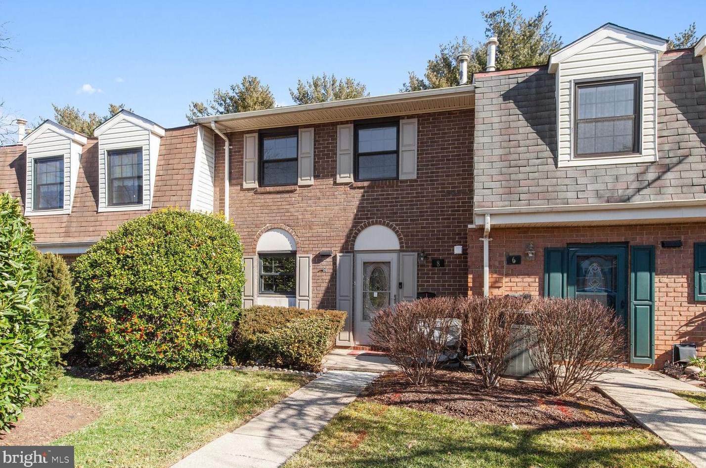 8 Bardeen Ct, Baltimore, MD 21204-2715
