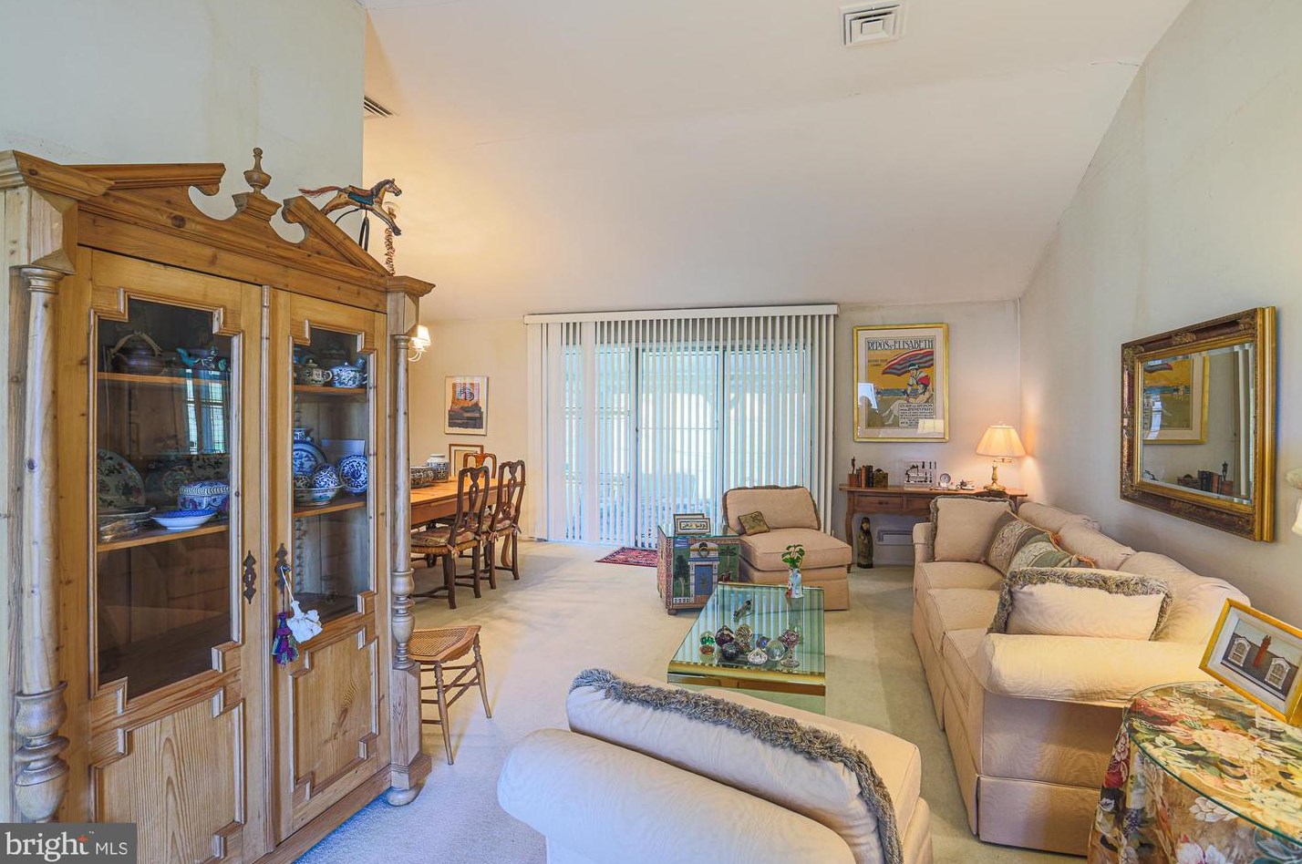 1310 Pine Ridge Ln, Baltimore, MD 21208-3730