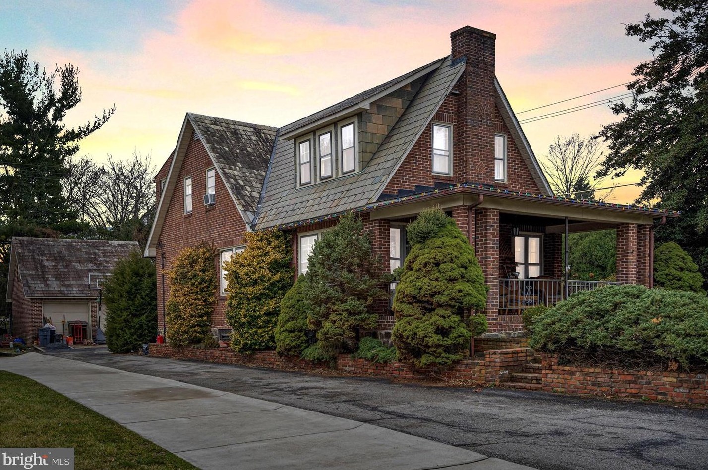 2 Overbrook Rd, Baltimore, MD 21228-1944