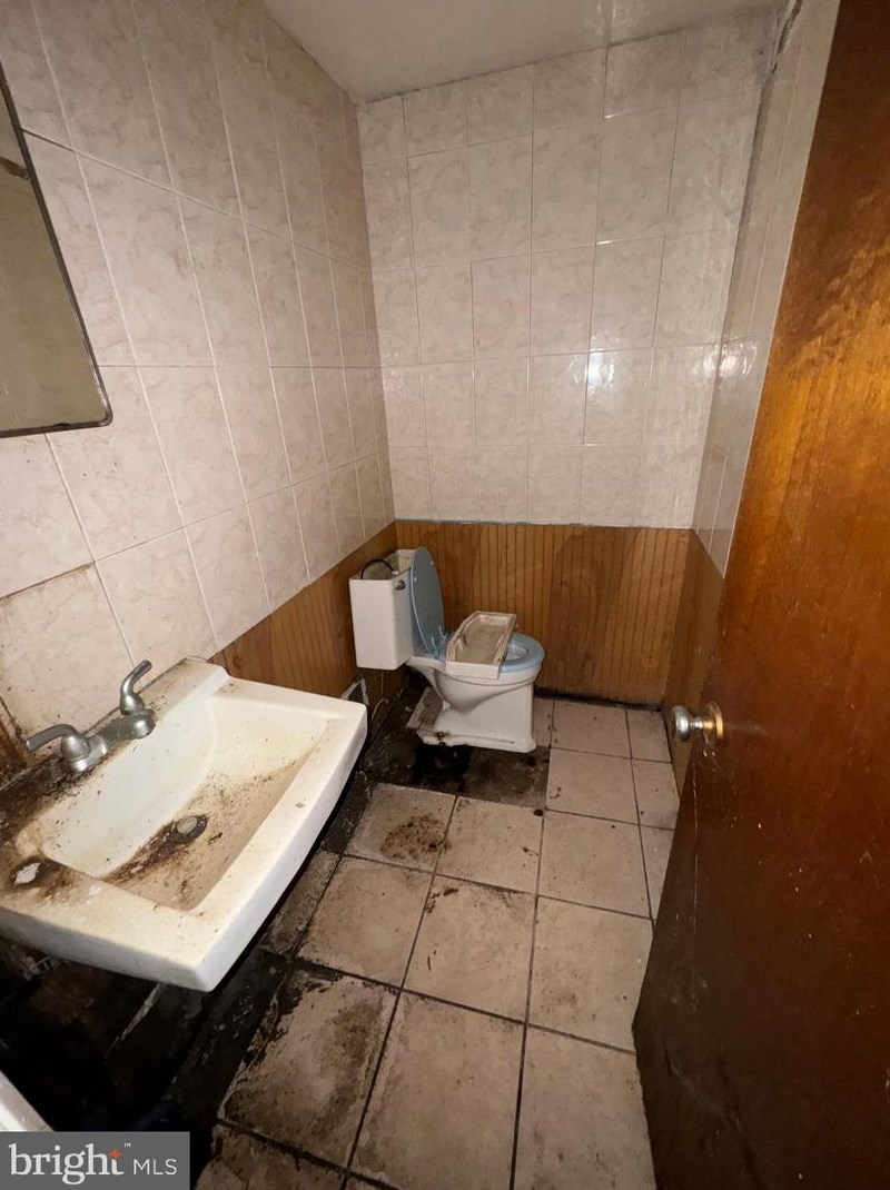 3117 Rheims Rd, Baltimore MD  21244-3437 exterior