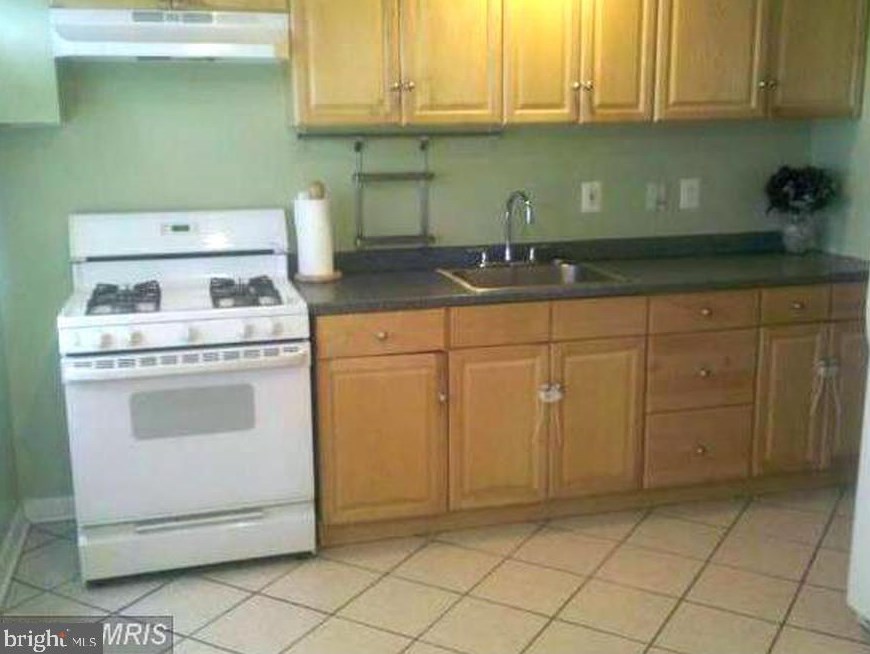 462 Lambert Ct, Baltimore, MD 21227