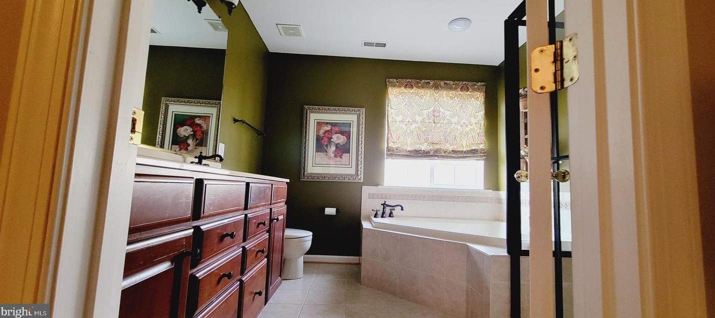 116 Buttonwood Ct, Baltimore MD  21237-3873 exterior