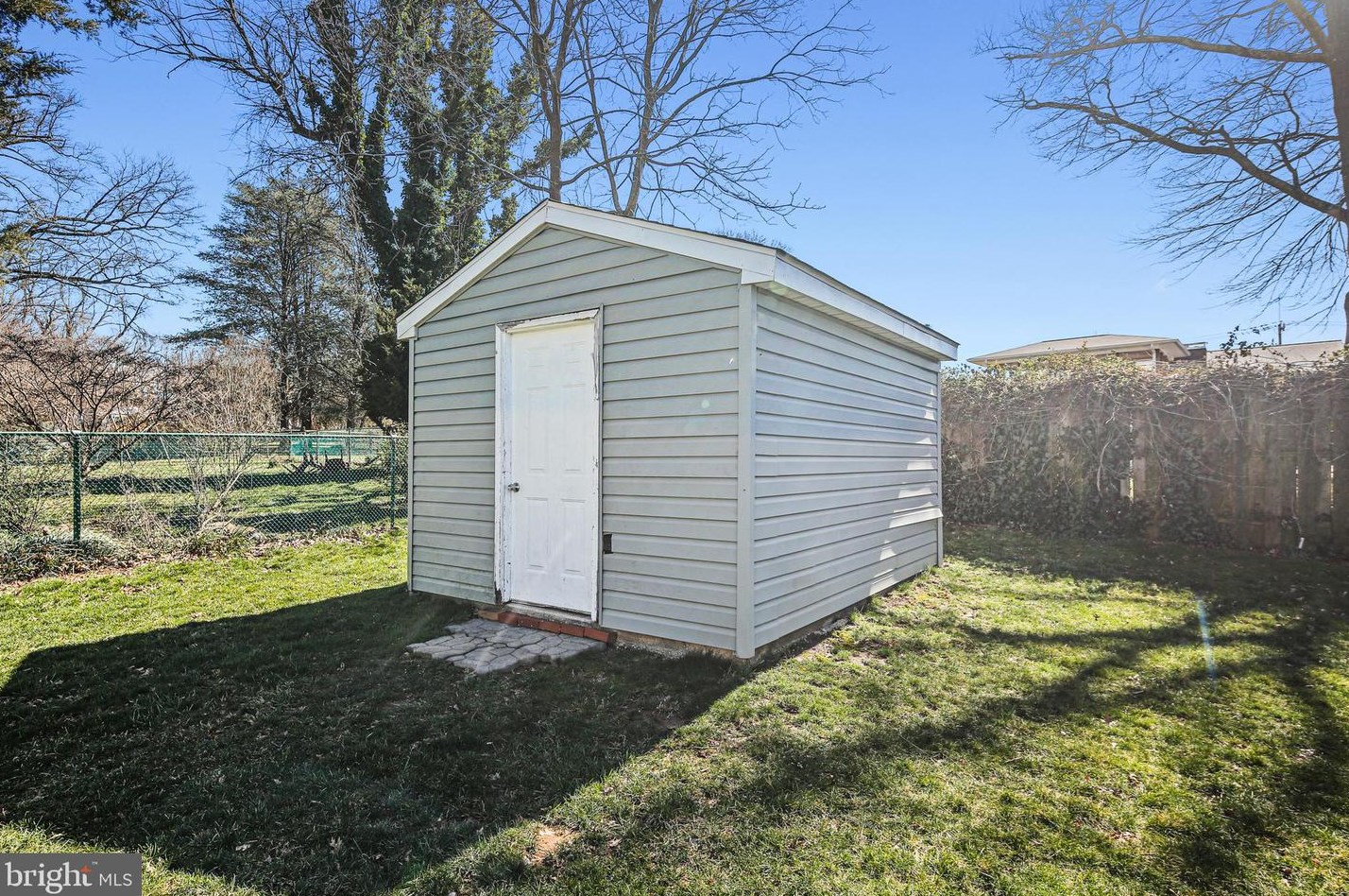 2021 Norhurst Way, Baltimore MD  21228-4115 exterior