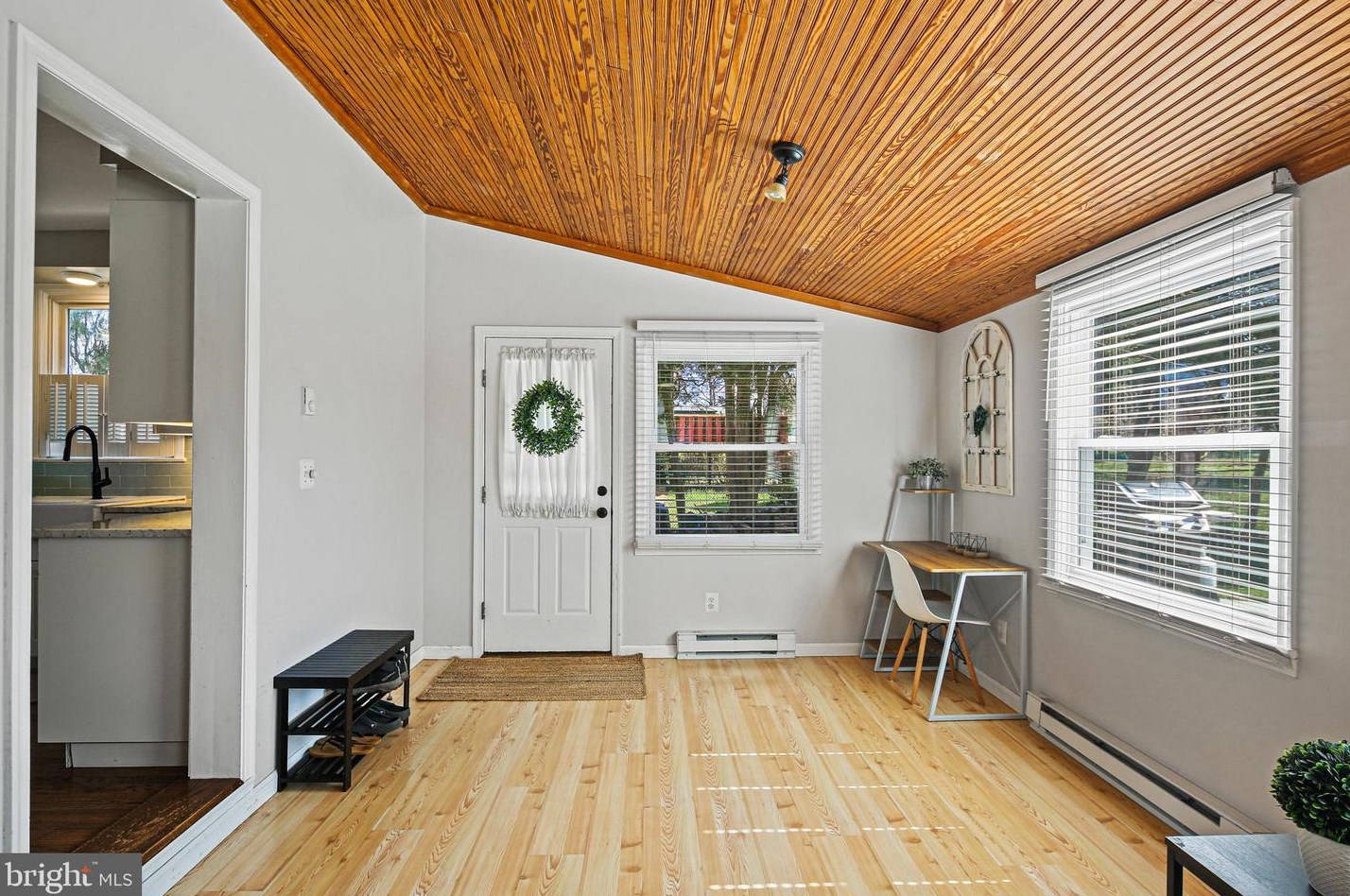 2021 Norhurst Way, Baltimore MD  21228-4115 exterior