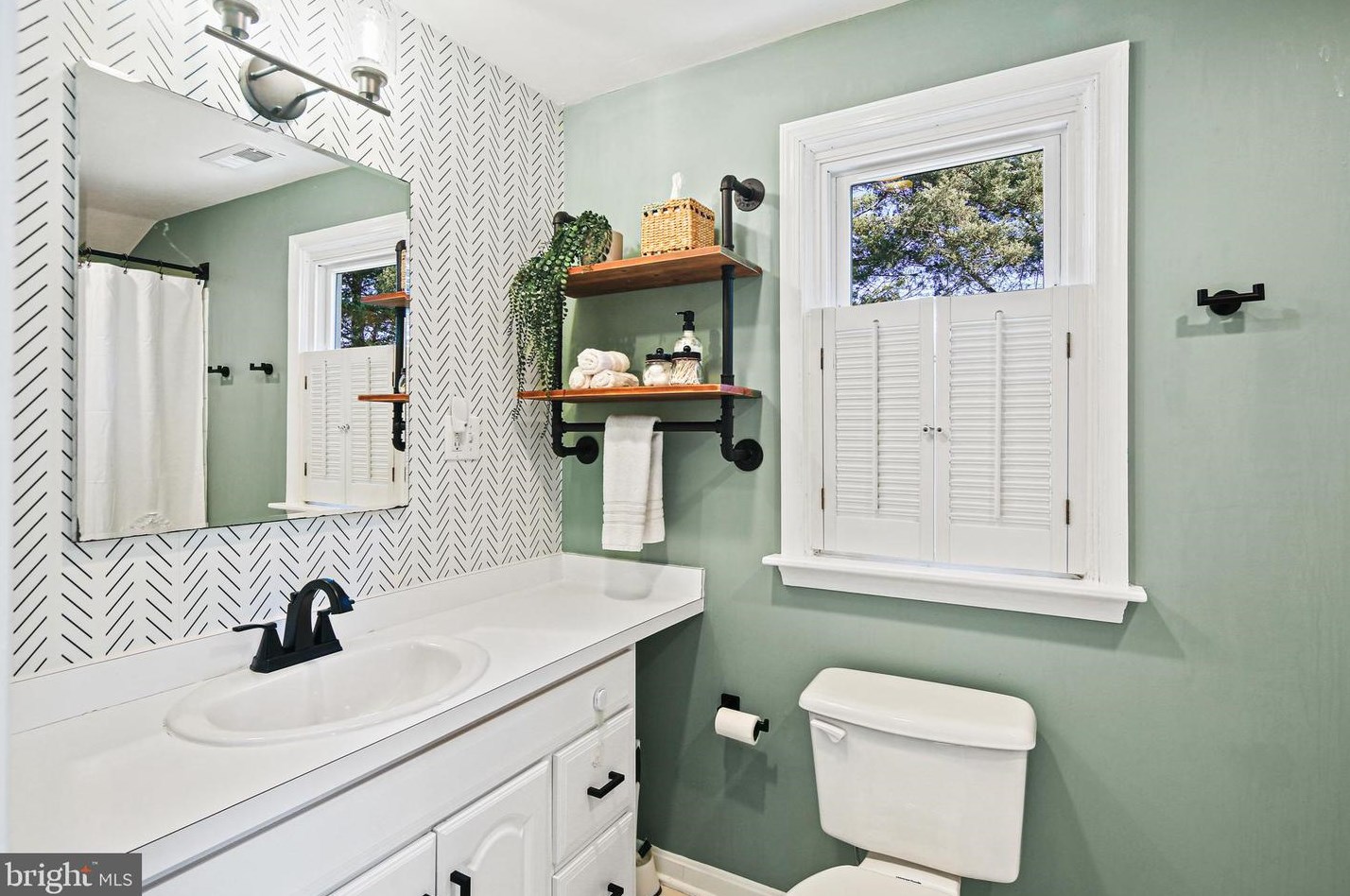 2021 Norhurst Way, Baltimore MD  21228-4115 exterior