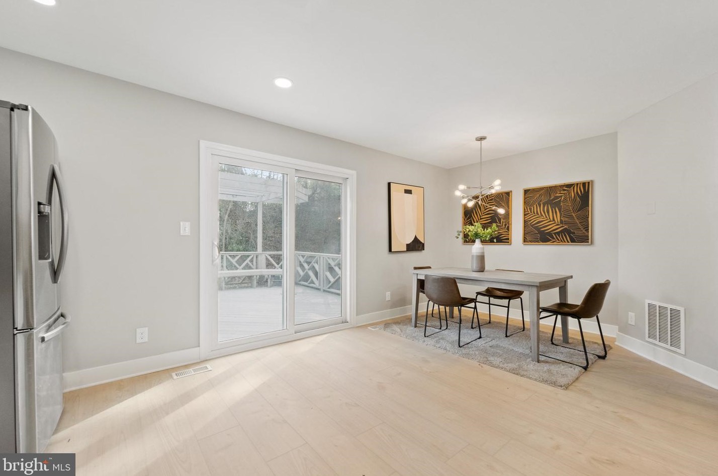 2037 Putnam Rd, Baltimore MD  21227-4144 exterior