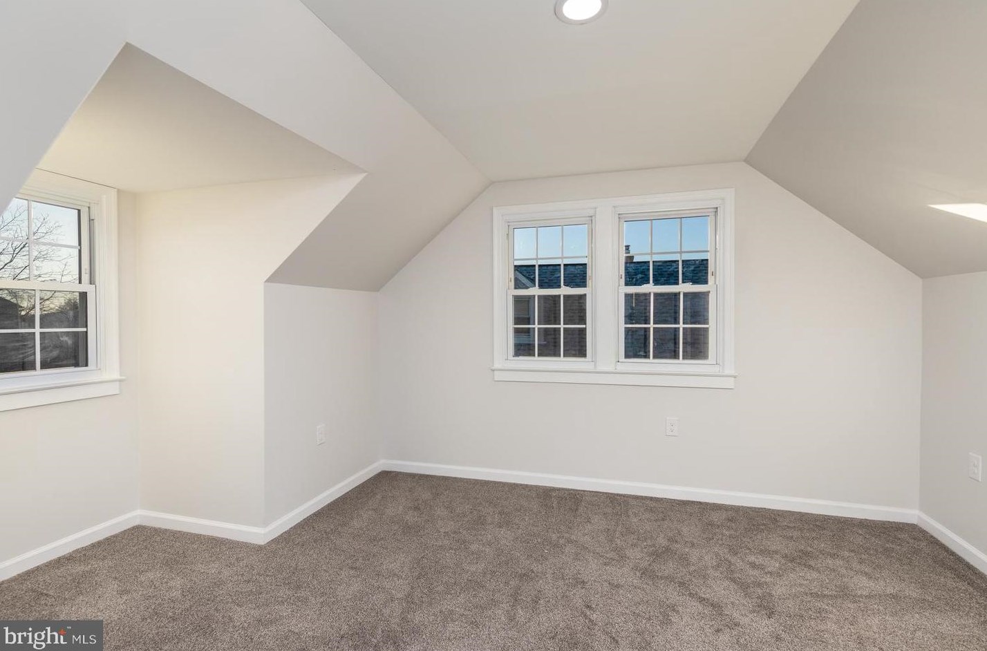3446 Sollers Point Rd, Baltimore MD  21222-6052 exterior