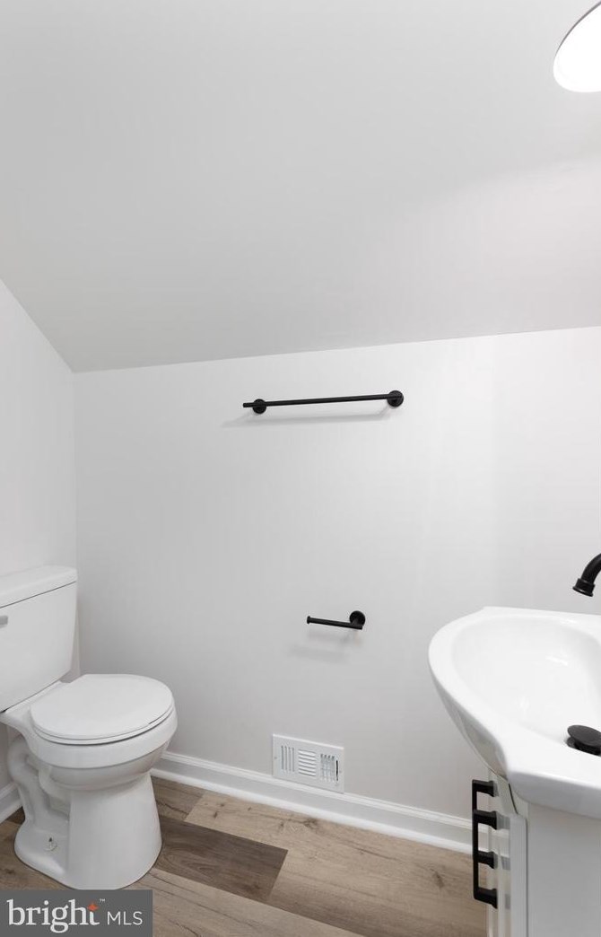3446 Sollers Point Rd, Baltimore MD  21222-6052 exterior