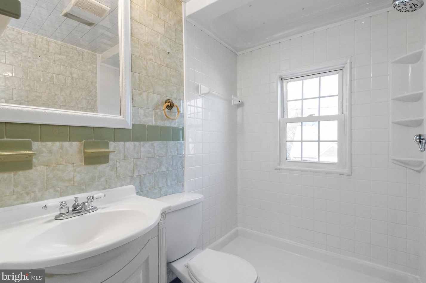 223 Maple Ave, Baltimore MD  21222-4245 exterior