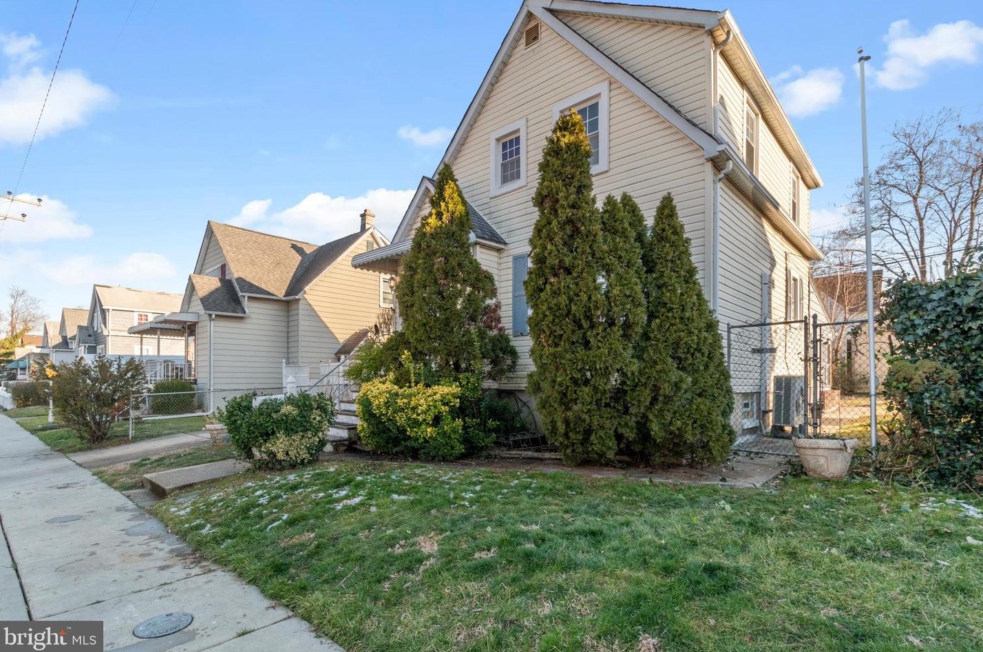 223 Maple Ave, Baltimore MD  21222-4245 exterior