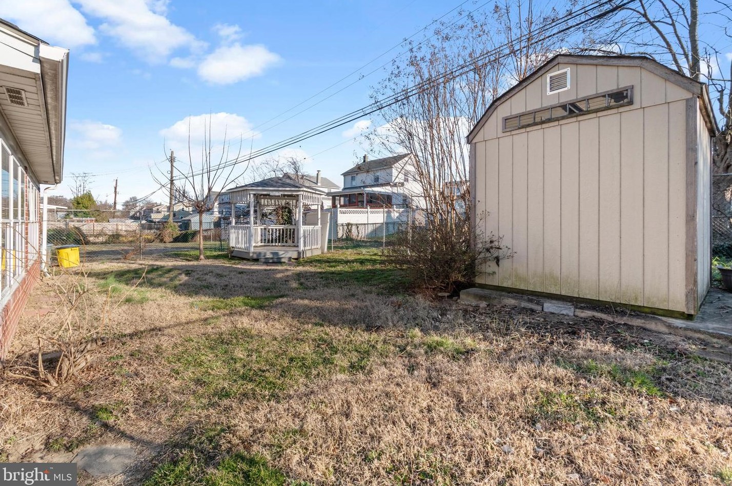 223 Maple Ave, Baltimore MD  21222-4245 exterior