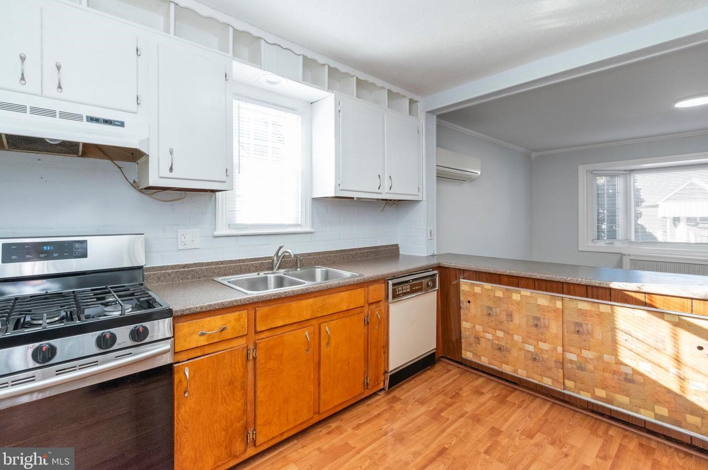 223 Maple Ave, Baltimore MD  21222-4245 exterior