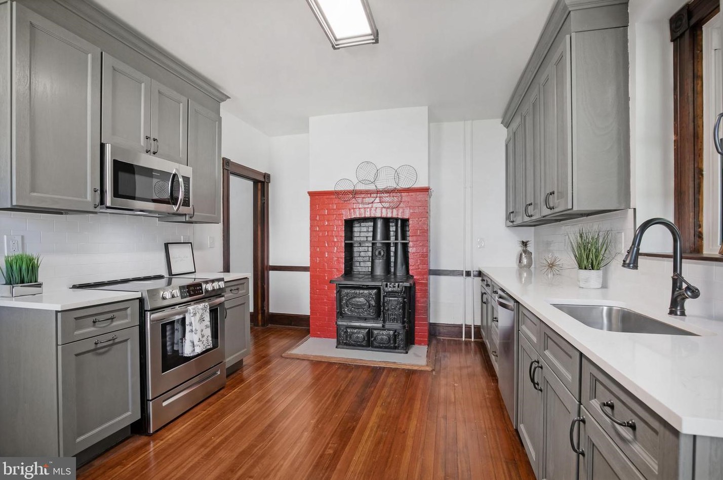 106 Maple Ave, Baltimore MD  21204-3525 exterior