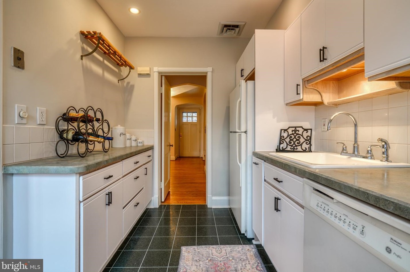 83 Dunkirk Rd, Baltimore MD  21212-1707 exterior