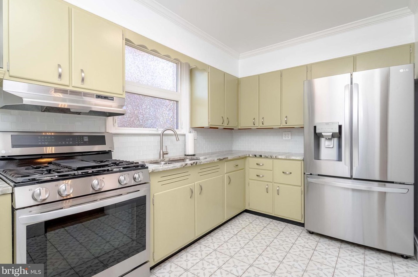 7012 Dunhill Rd, Baltimore MD  21222-5916 exterior