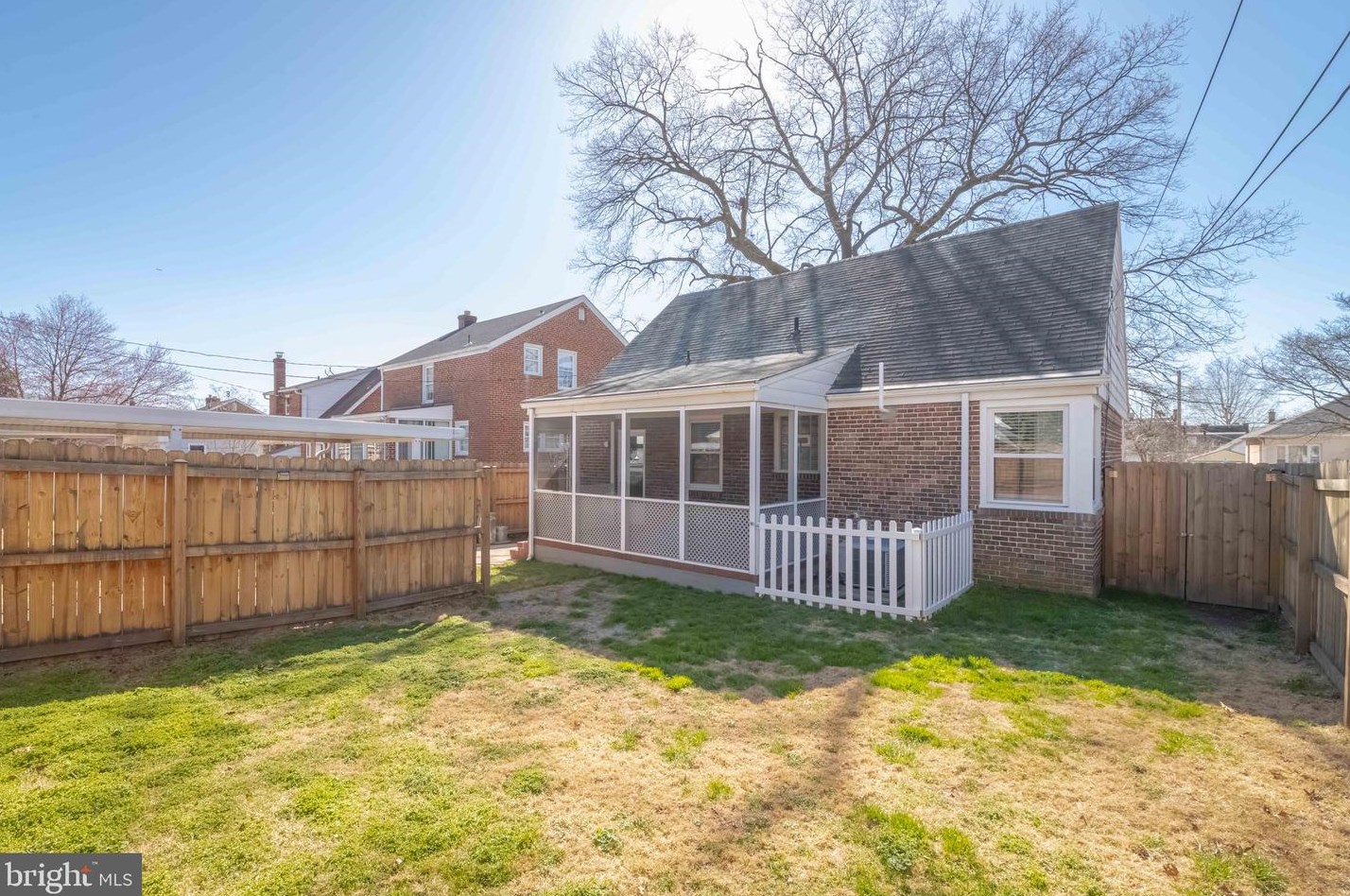 7012 Dunhill Rd, Baltimore MD  21222-5916 exterior