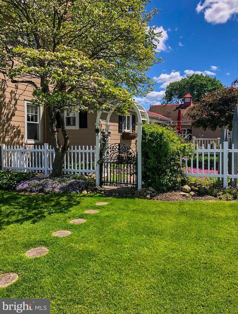 21632 New Freedom Rd, Freeland, MD 21053