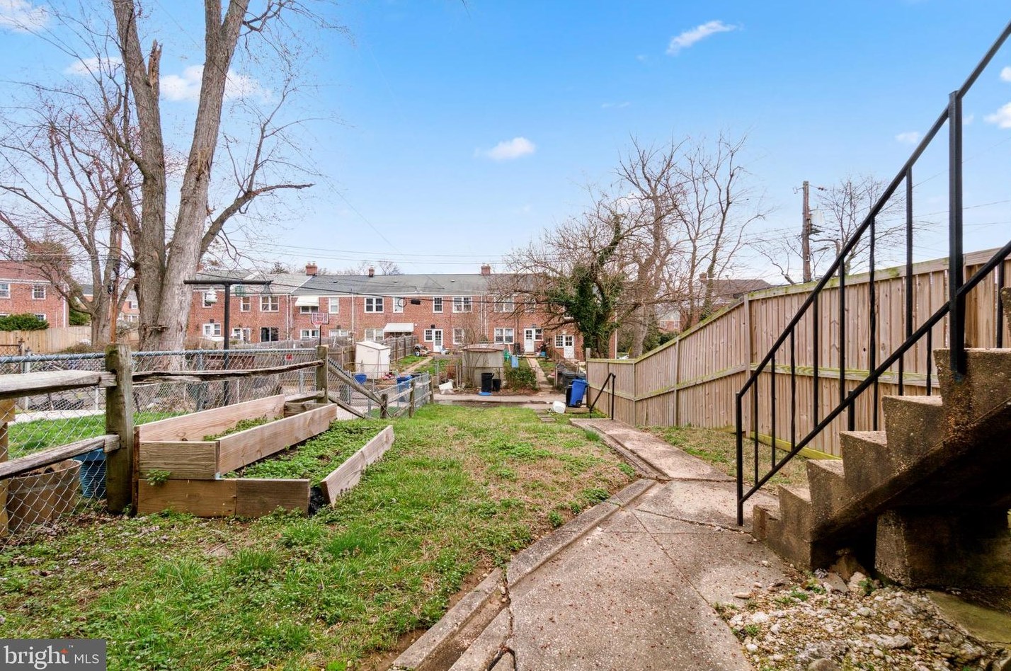 215 Medwick Garth, Baltimore MD 21228-2106 exterior