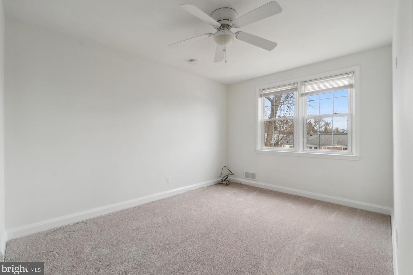 215 Medwick Garth, Baltimore MD 21228-2106 exterior