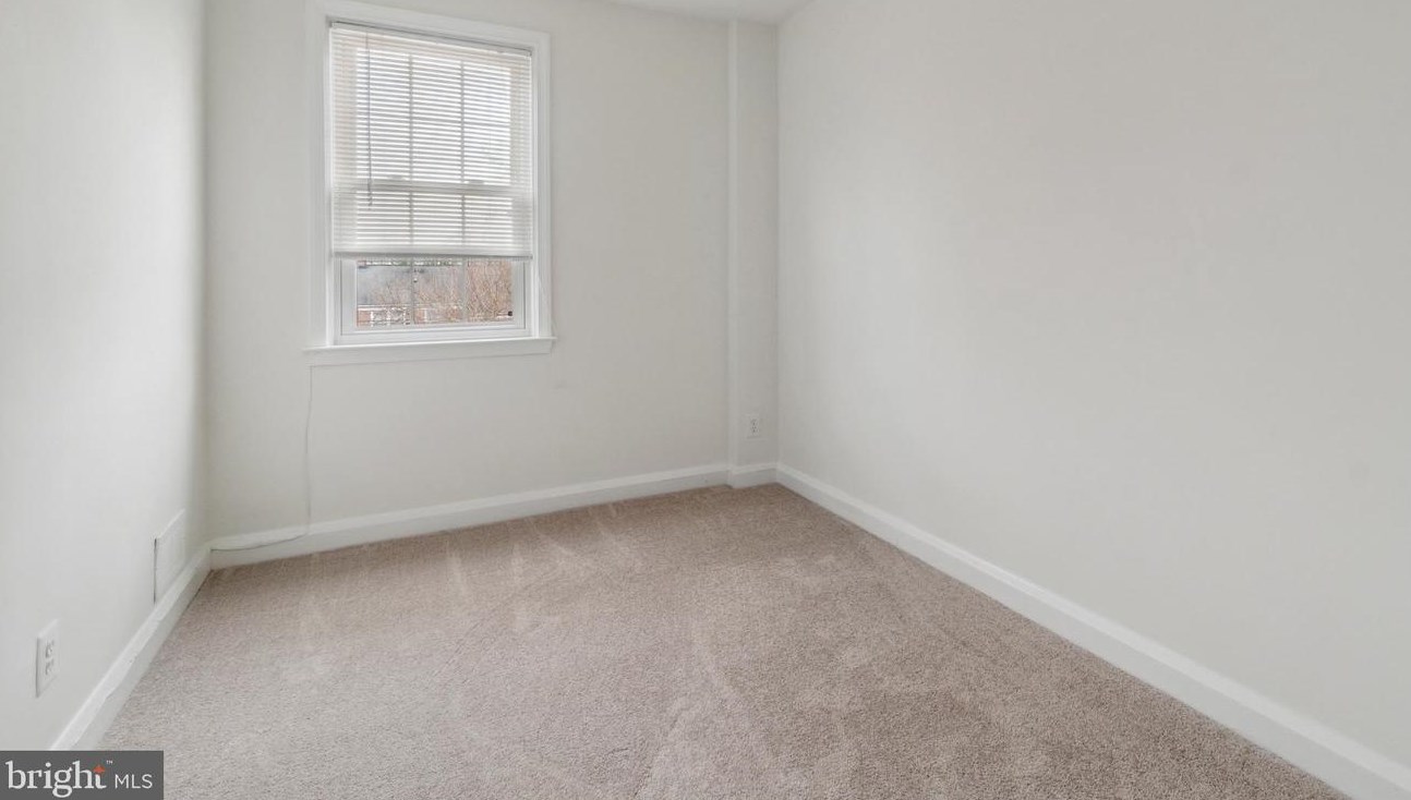 215 Medwick Garth, Baltimore MD 21228-2106 exterior