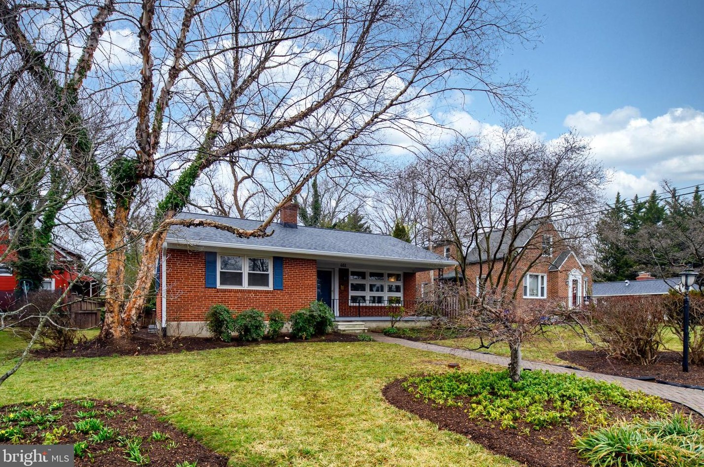 602 Farmhurst Rd, Baltimore, MD 21208-4719