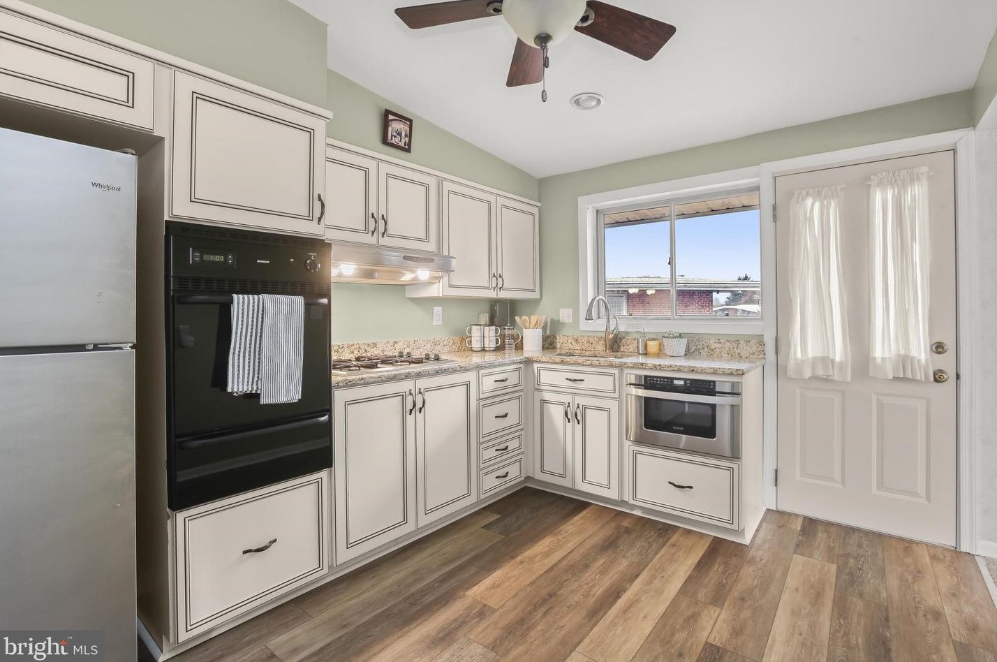 6608 Chippewa Dr, Baltimore, MD 21209-1512