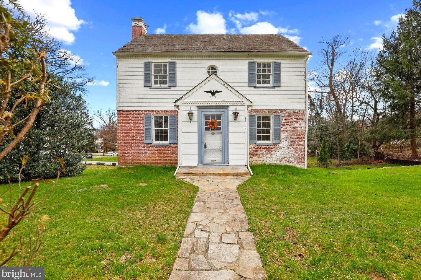 909 Greenleigh Rd, Baltimore, MD 21212-1602