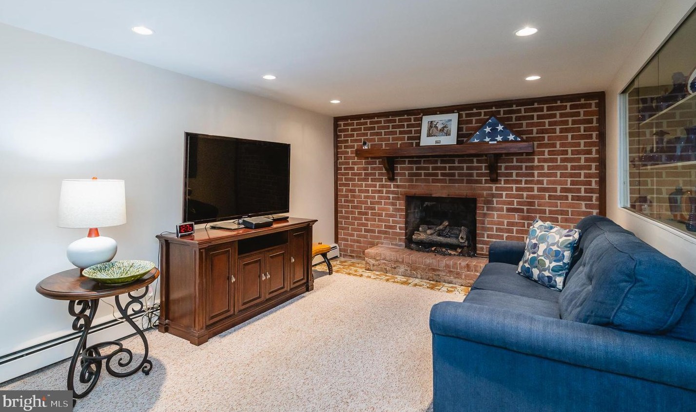 8337 Analee Ave, Baltimore MD  21237-1601 exterior