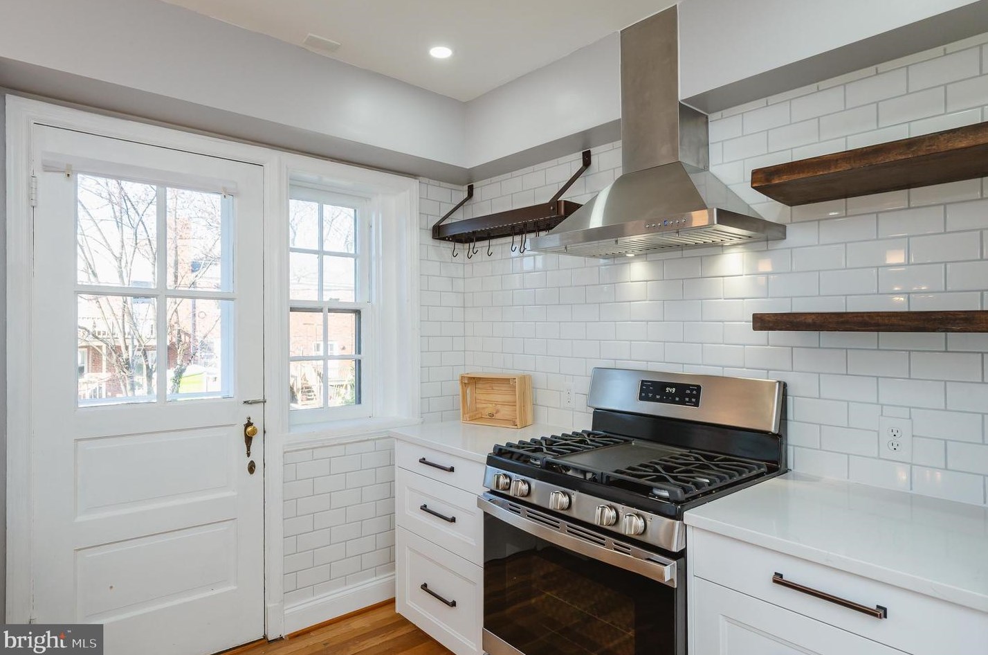 32 Enjay Ave, Baltimore MD  21228-3525 exterior