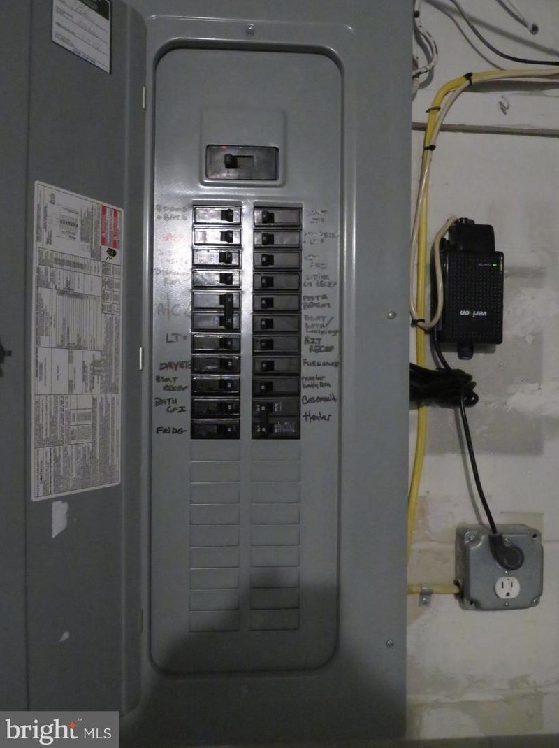 4202 Buckingham Rd, Baltimore MD 21207-4614 exterior