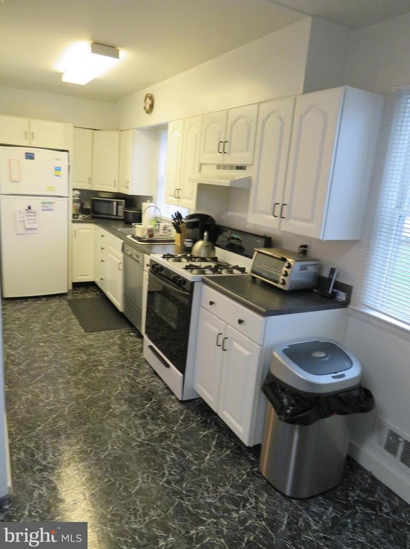 4202 Buckingham Rd, Baltimore MD 21207-4614 exterior