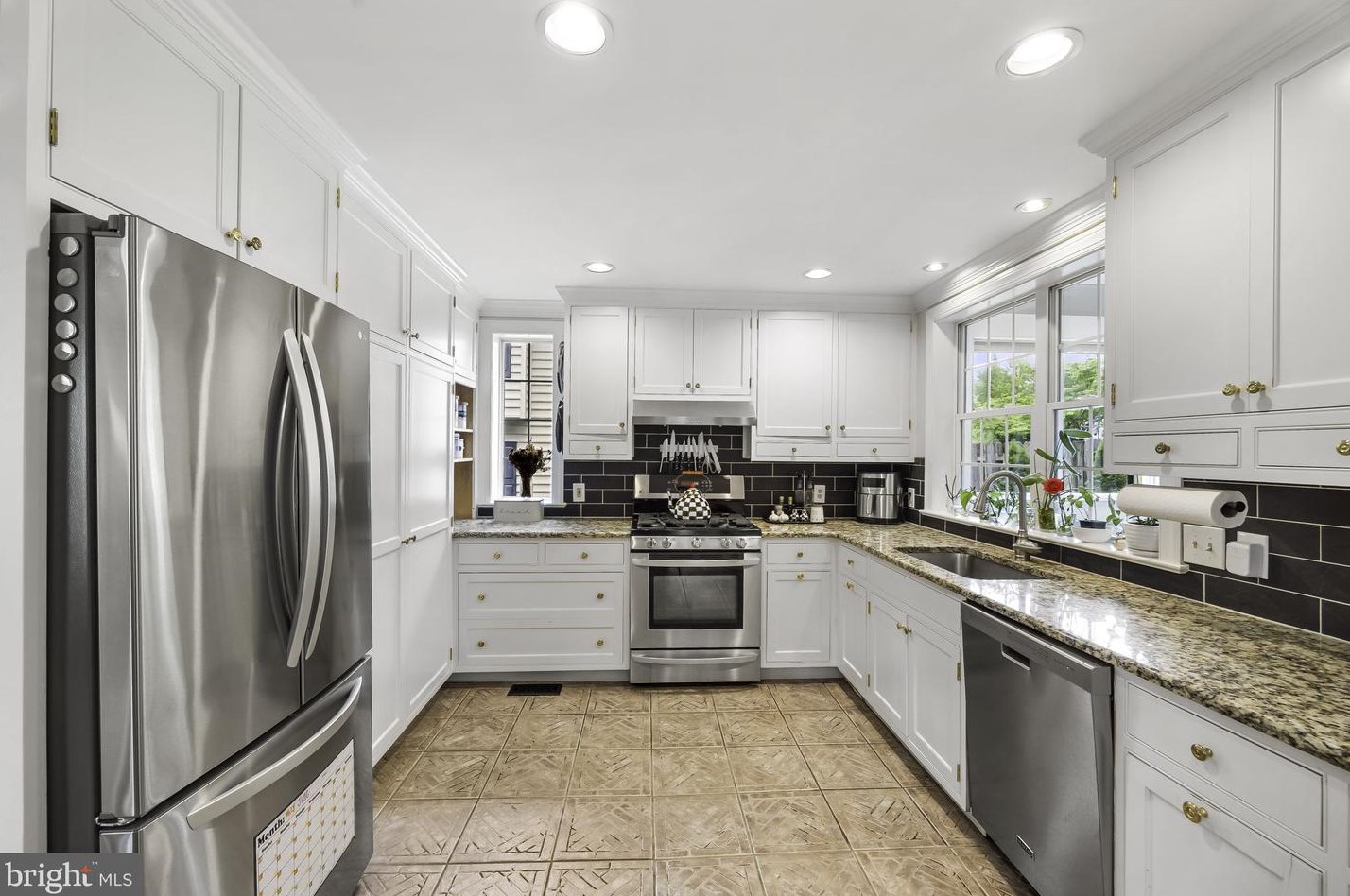 1811 Roland Ave, Baltimore MD  21204-3530 exterior