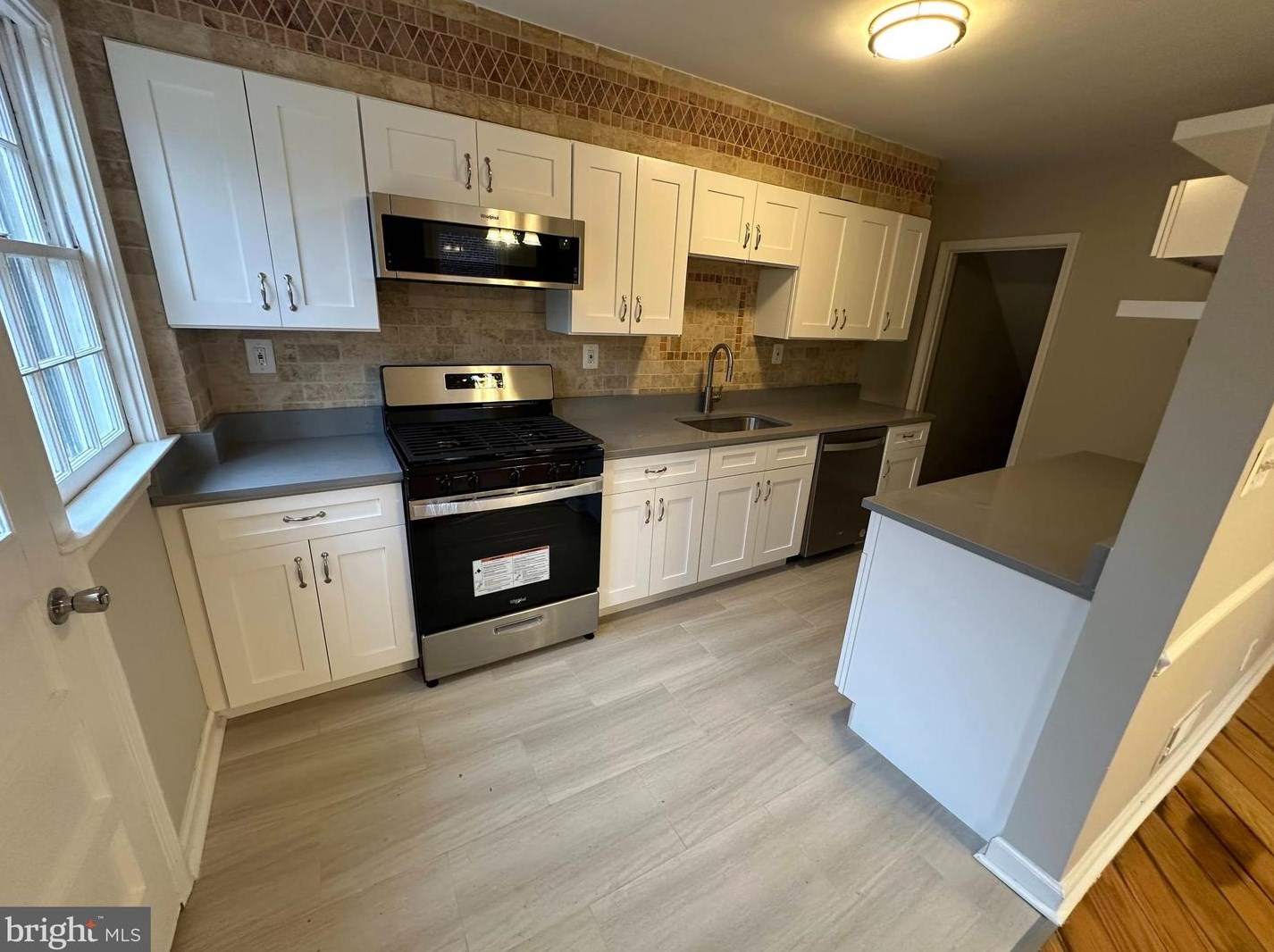 220 Medwick Garth, Baltimore, MD 21228-1939