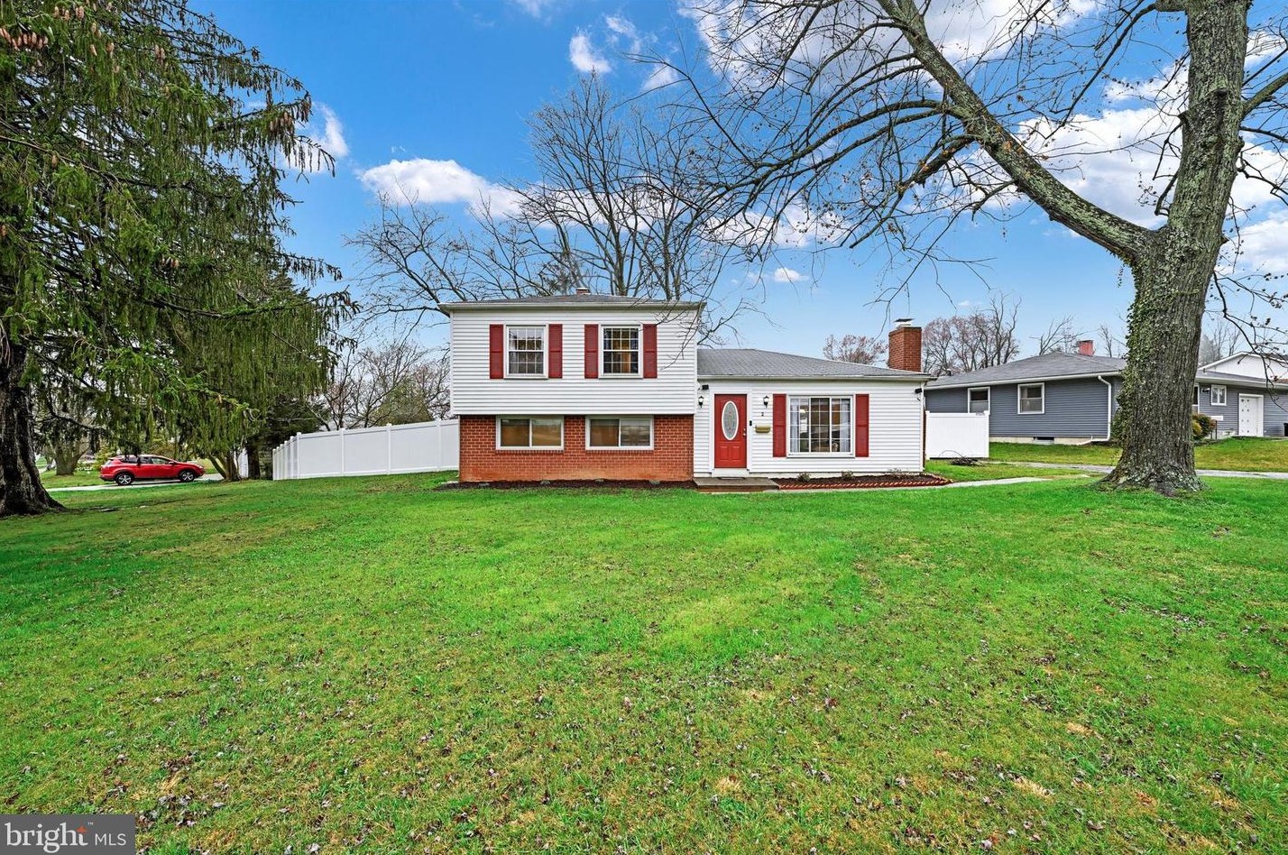 2 Cherry Hill Ct, Reisterstown, MD 21136