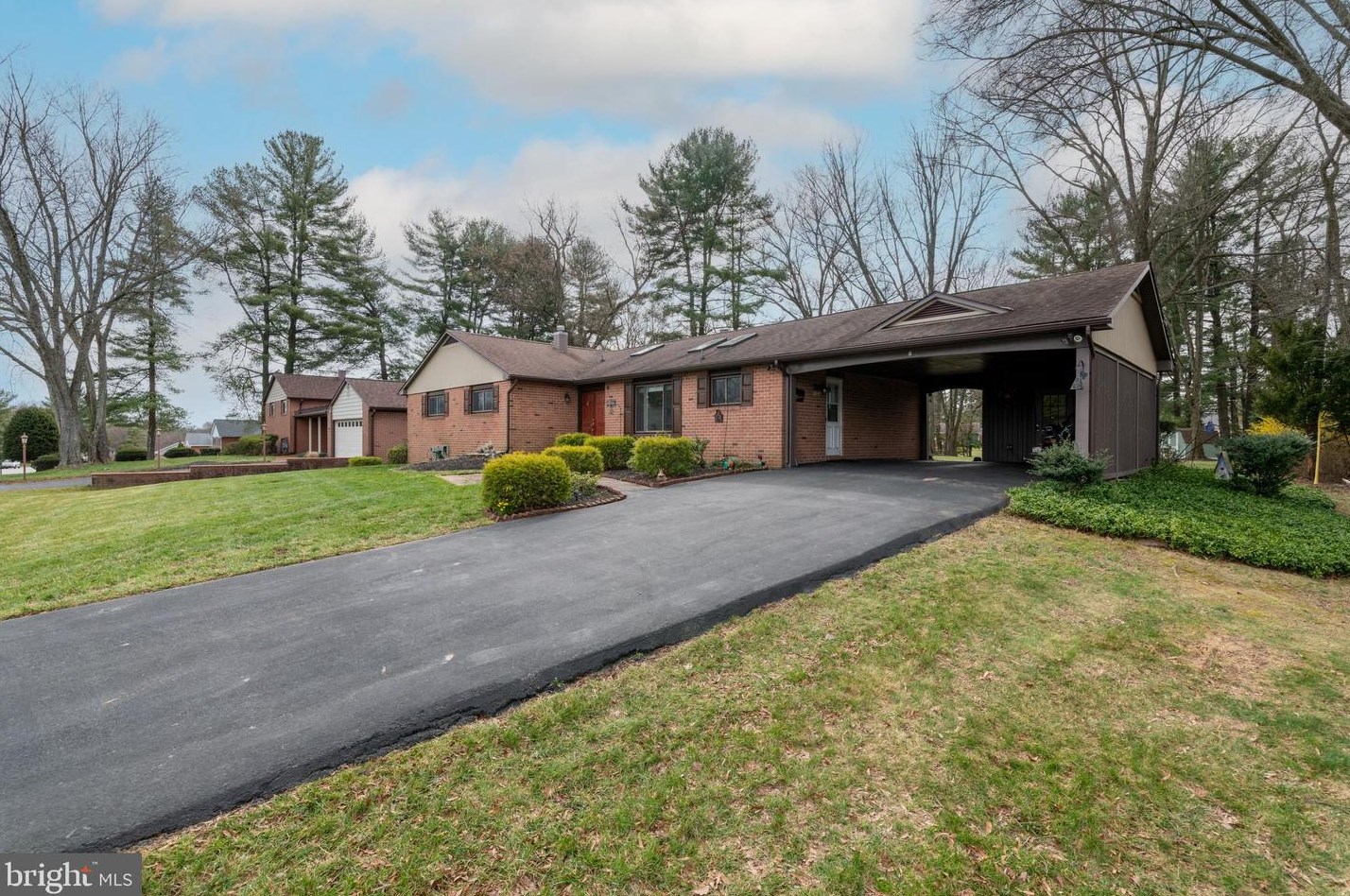 3427 Birch Hollow Rd, Baltimore, MD 21208-1842