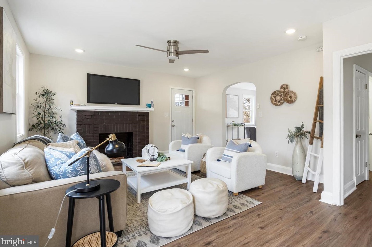 628 Aldershot Rd, Baltimore, MD 21229-2110