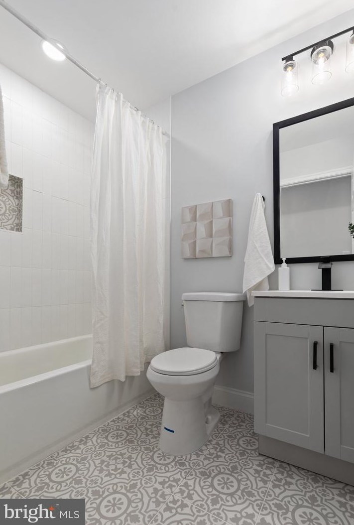 800 Bobby Rd, Baltimore MD  21228-3128 exterior