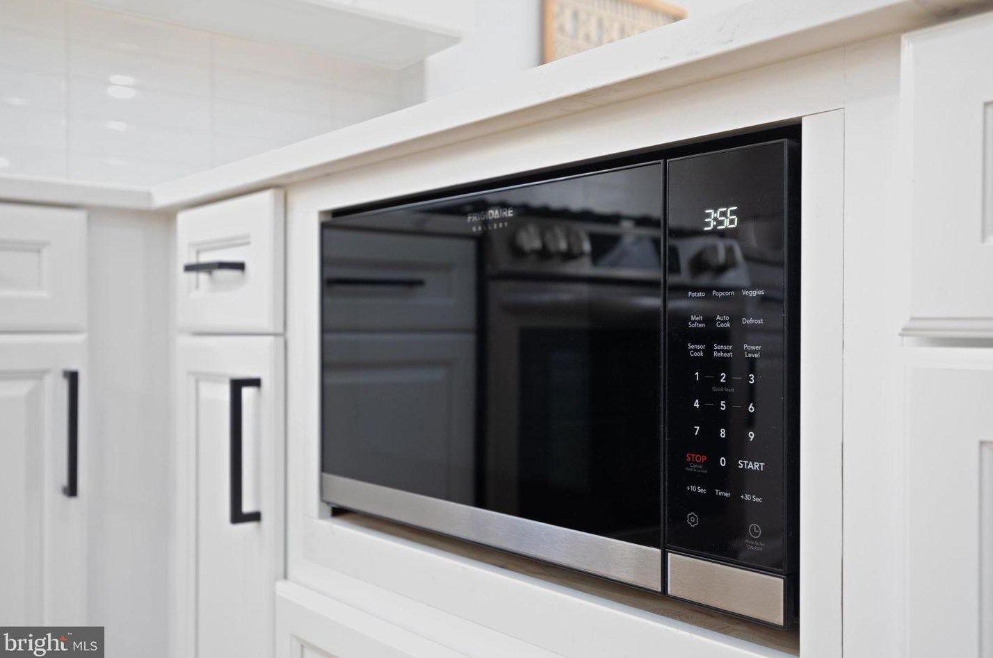 800 Bobby Rd, Baltimore MD  21228-3128 exterior