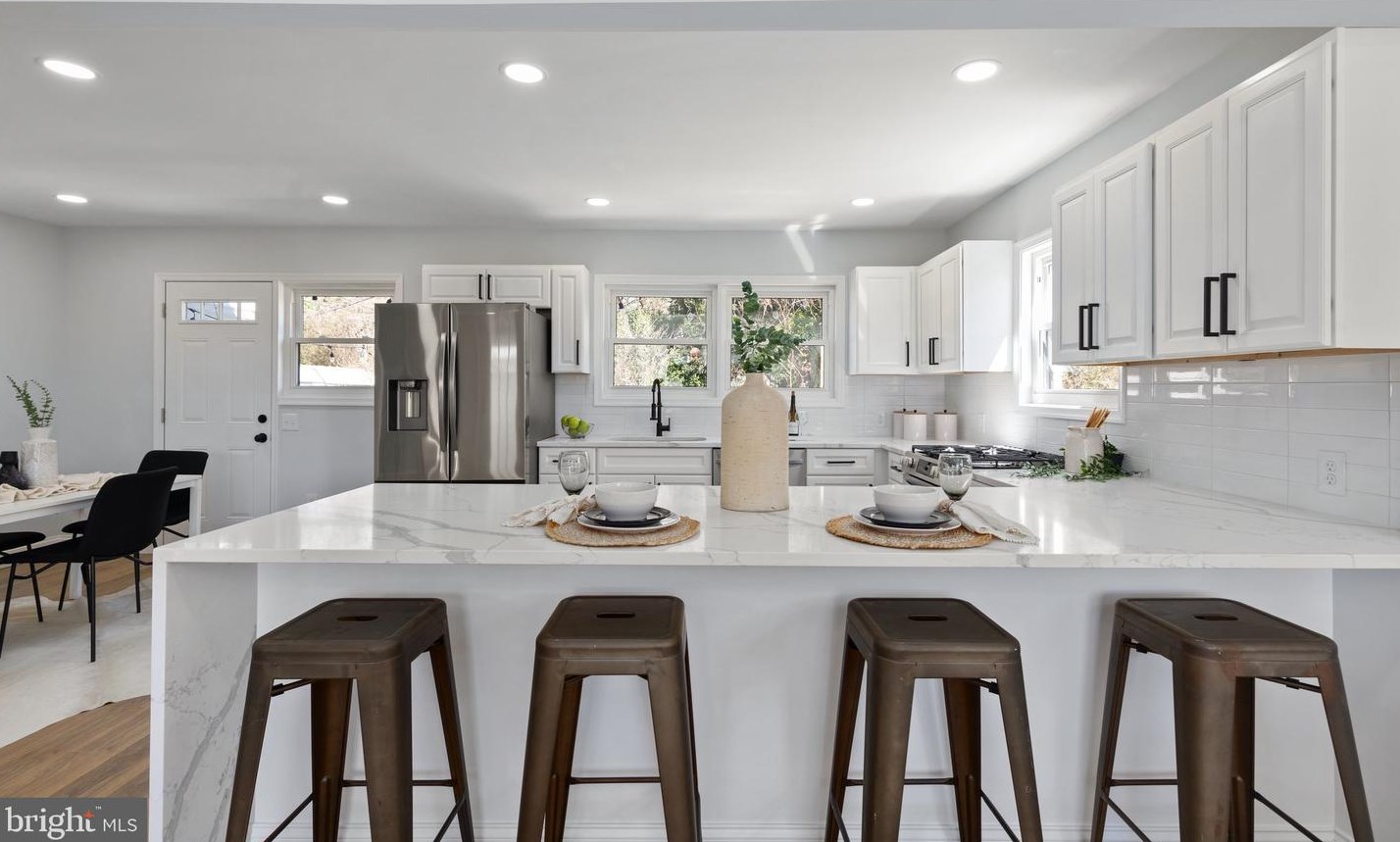 800 Bobby Rd, Baltimore MD  21228-3128 exterior