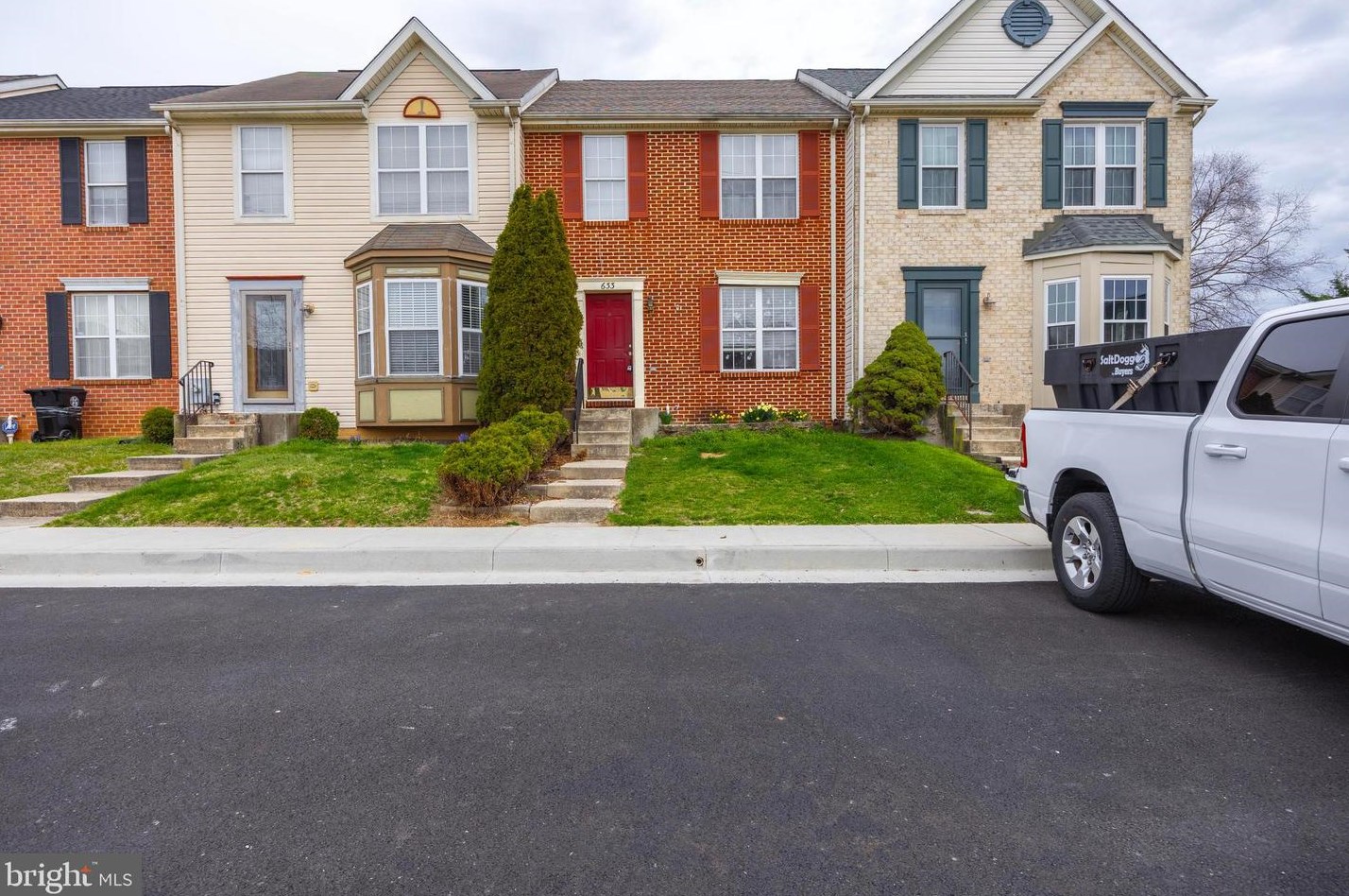 633 Villager Cir, Baltimore, MD 21222-8801
