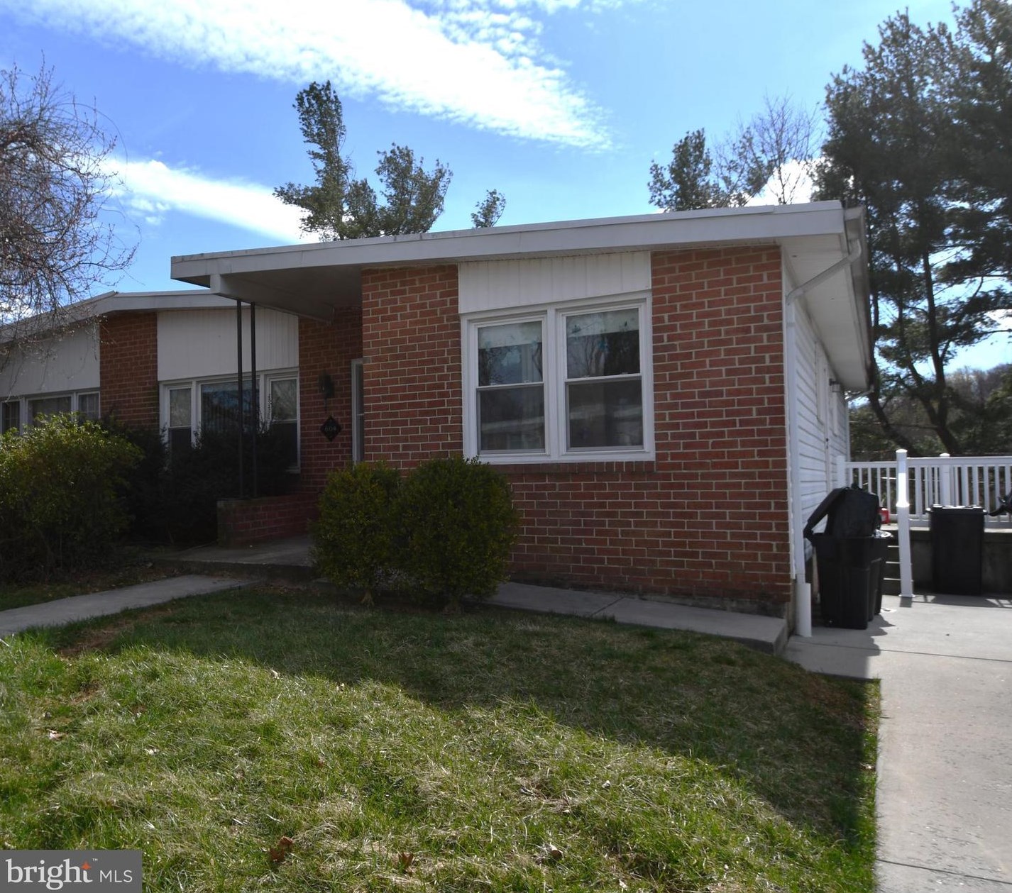 604 Leafydale Ter, Baltimore, MD 21208-5707