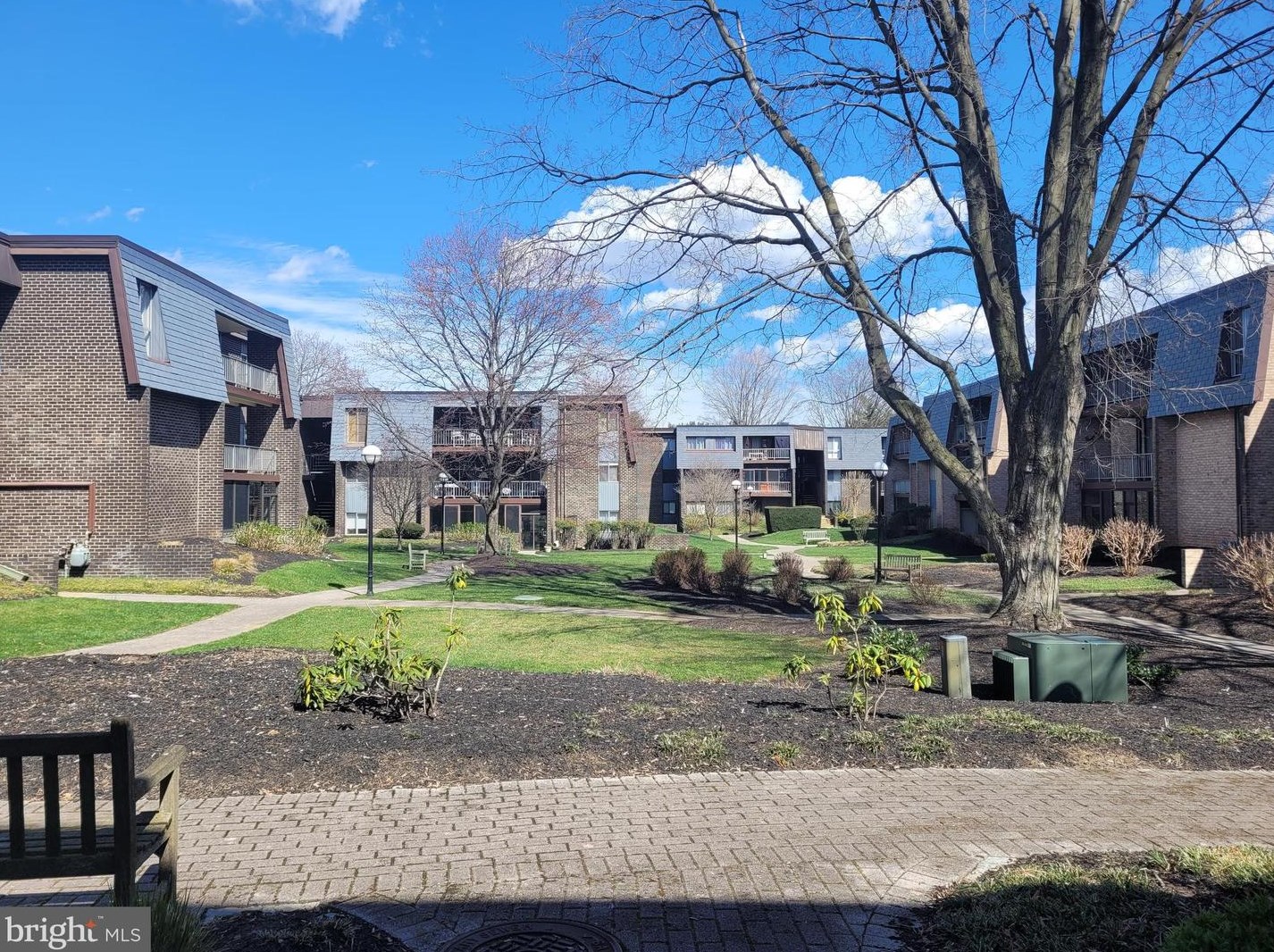 6 Stonehenge Cir, Baltimore, MD 21208-3228