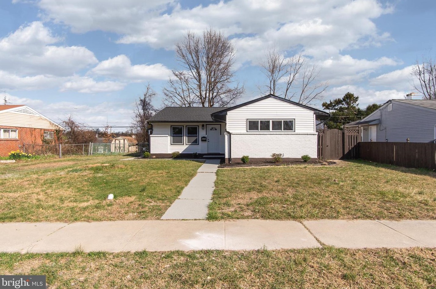 2456 Woodcroft Rd, Baltimore, MD 21234-2836