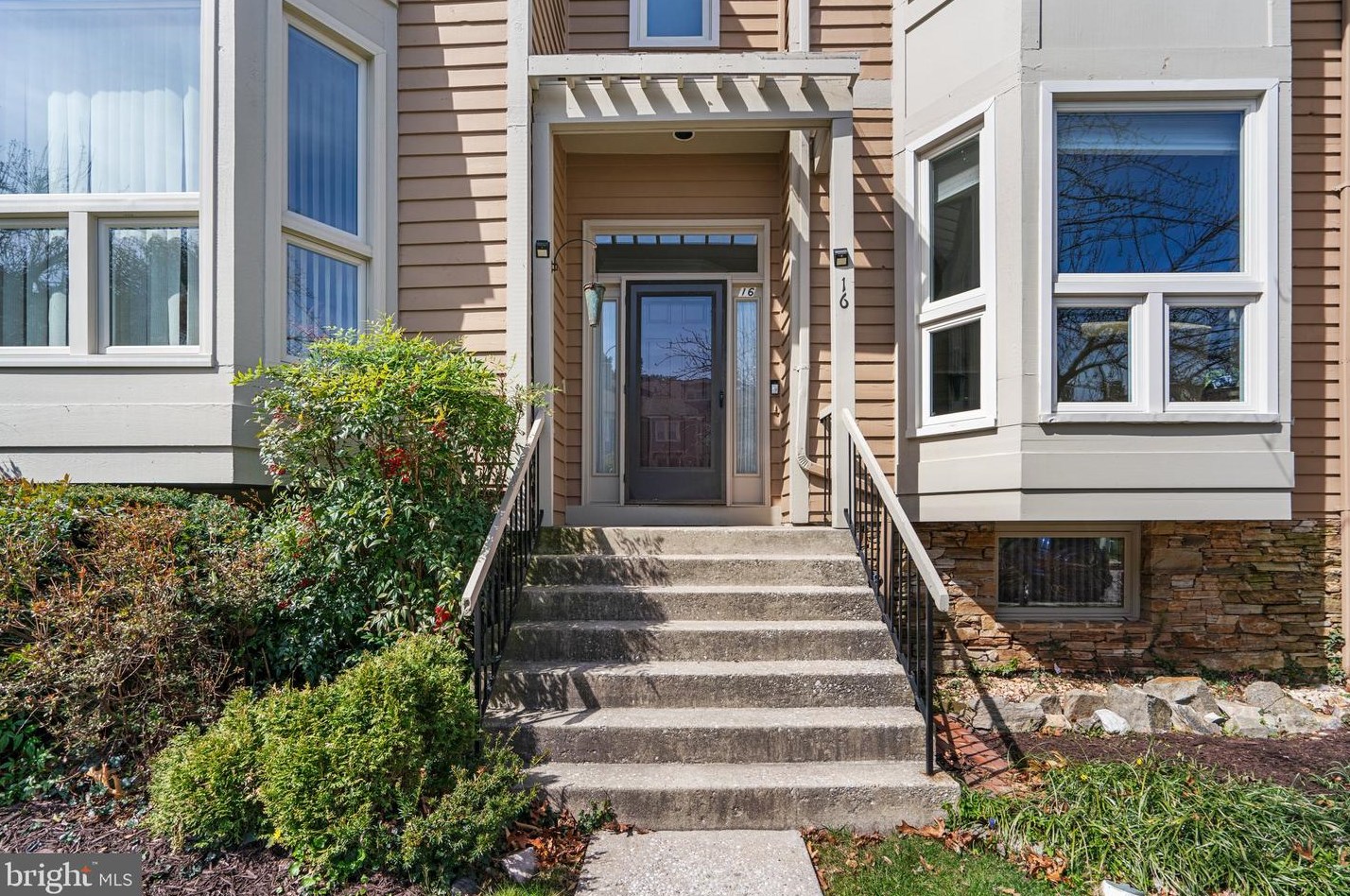 16 Stablemere Ct, Baltimore, MD 21209-1057