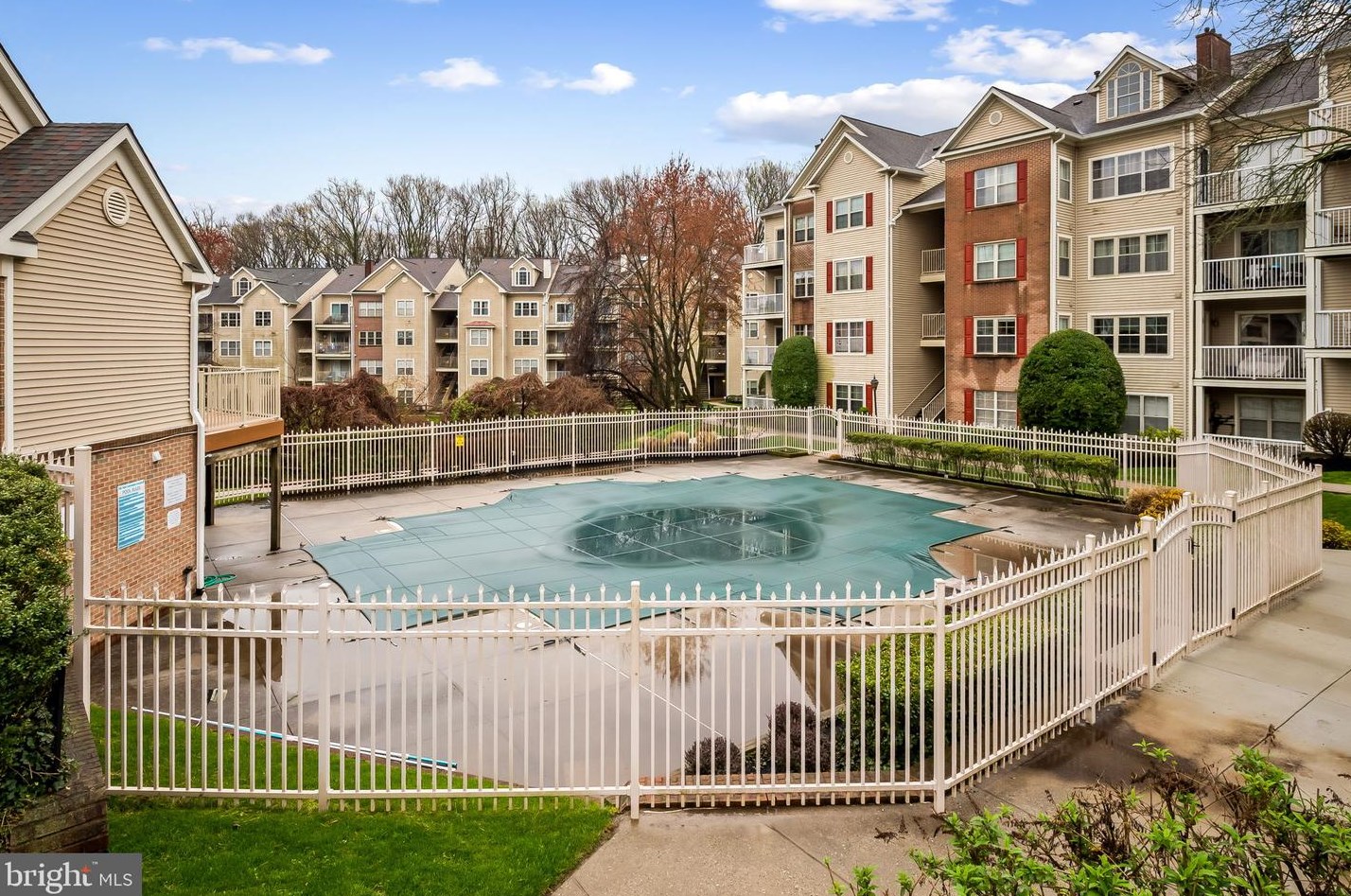 2203 Falls Gable Ln, Baltimore MD  21209-5232 exterior
