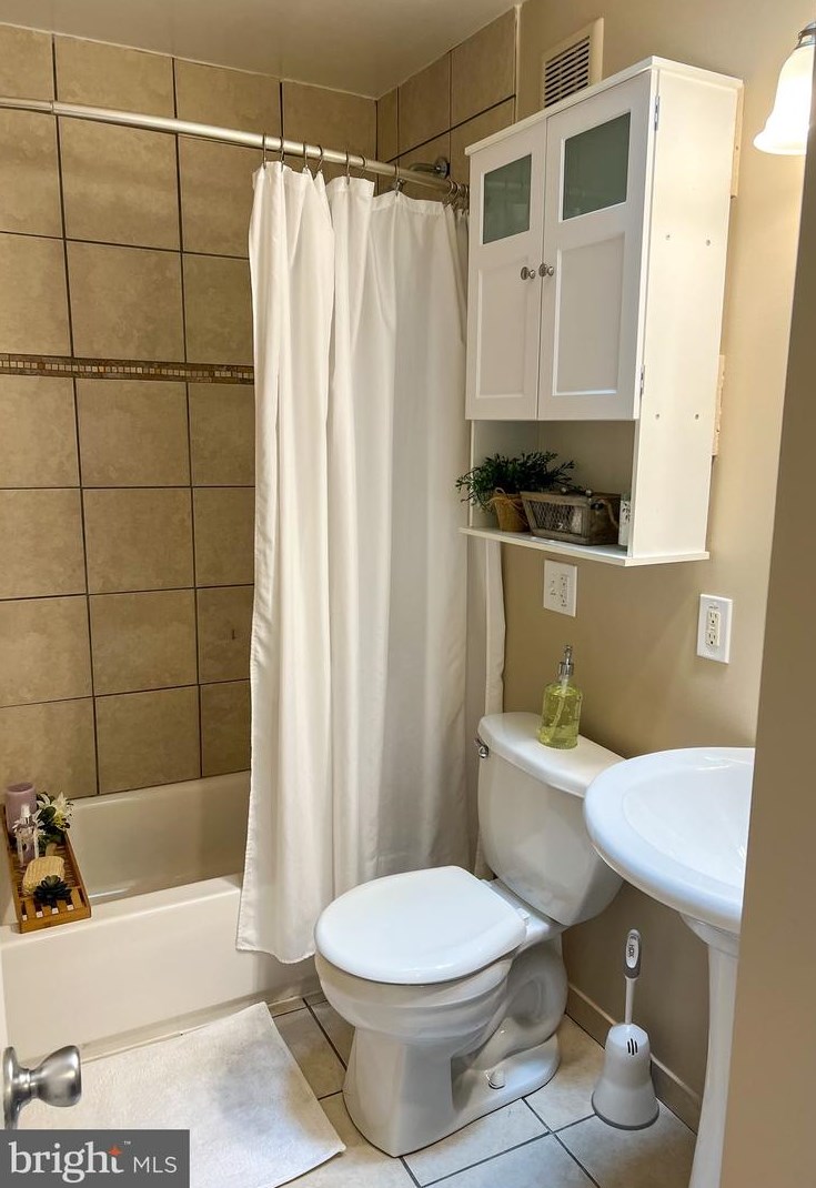 7285 Bridgewood Dr, Baltimore MD  21224-1901 exterior