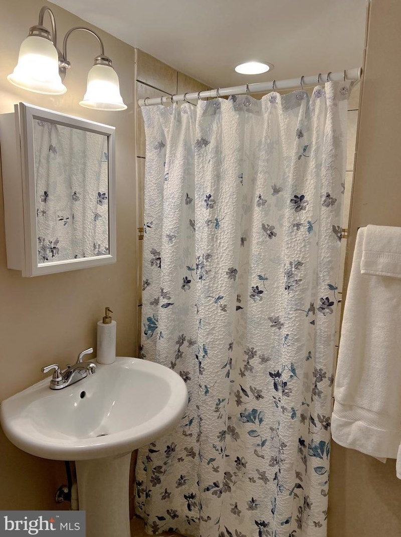 7285 Bridgewood Dr, Baltimore MD  21224-1901 exterior