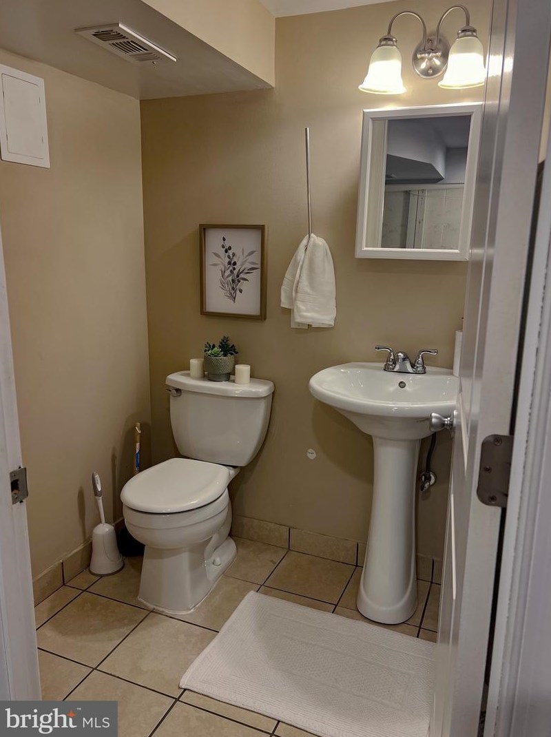 7285 Bridgewood Dr, Baltimore MD  21224-1901 exterior